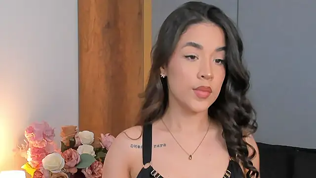 Snapshot of AryBlair chatting on October 13, 2025, 11:38 pm AryBlair online show from October 13, 2025, 11:38 pm