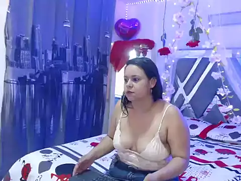 Snapshot of NicoleLerman chatting on October 8, 2025, 7:00 pm NicoleLerman online show from October 8, 2025, 7:00 pm