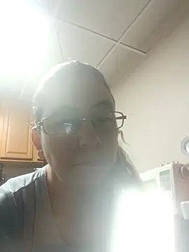 Snapshot of 1988beth chatting on December 21, 2025, 11:34 pm 1988beth online show from December 21, 2025, 11:34 pm