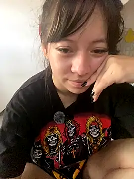 Snapshot of Damara_Rolands- chatting on October 23, 2025, 6:17 pm Damara Rolands- online show from October 23, 2025, 6:17 pm