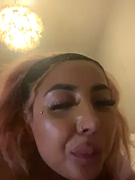 Snapshot of zara_bellexx chatting on November 10, 2025, 3:38 am zara bellexx online show from November 10, 2025, 3:38 am