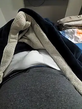 Snapshot of Merlin2310 chatting on October 21, 2025, 7:58 pm Merlin2310 online show from October 21, 2025, 7:58 pm