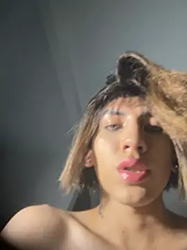 SiaraRealist online show from March 15, 2026, 12:16 am