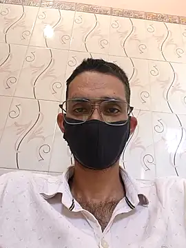 Snapshot of Poonchh chatting on October 9, 2025, 9:18 am Poonchh online show from October 9, 2025, 9:18 am