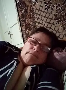 MilaCold5443 online show from April 4, 2026, 7:44 pm