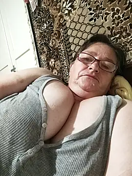 Snapshot of MilaCold5443 chatting on July 17, 2026, 2:40 am MilaCold5443 online show from July 17, 2026, 2:40 am