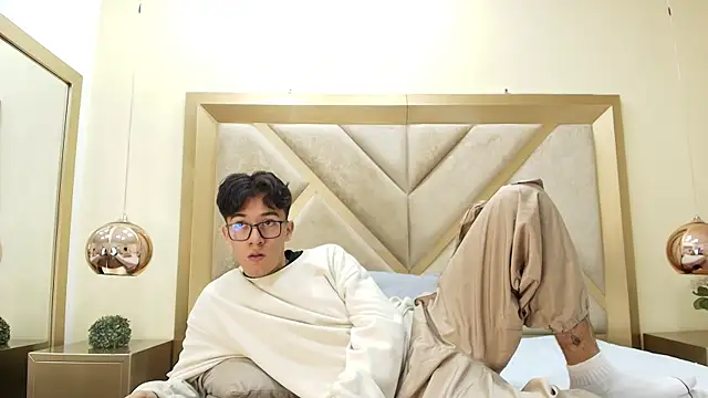 Snapshot of Austin_Reeds chatting on October 29, 2025, 12:40 pm Austin Reeds online show from October 29, 2025, 12:40 pm