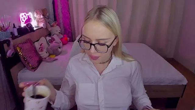 CeaneLino online show from October 23, 2025, 6:50 pm