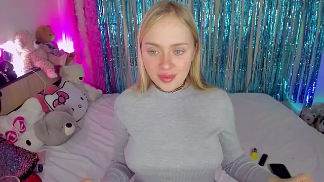 CeaneLino online show from November 11, 2025, 5:57 pm