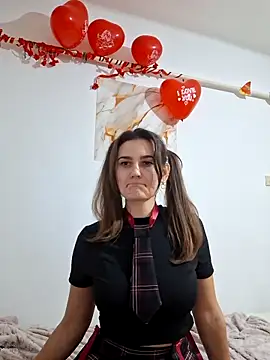 Snapshot of Nika_aa chatting on February 19, 2026, 8:27 pm Nika aa online show from February 19, 2026, 8:27 pm