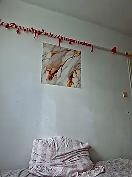 Snapshot of Nika_aa chatting on February 24, 2026, 8:12 am Nika aa online show from February 24, 2026, 8:12 am