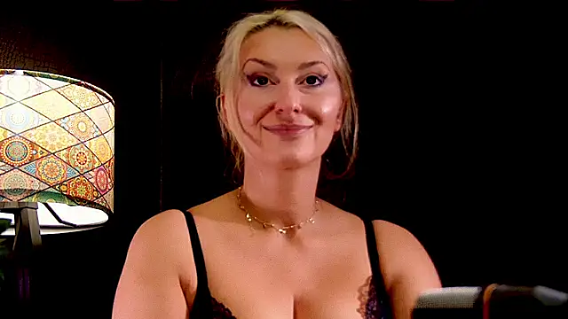 Snapshot of LeticiaReys chatting on November 6, 2025, 5:47 pm LeticiaReys online show from November 6, 2025, 5:47 pm