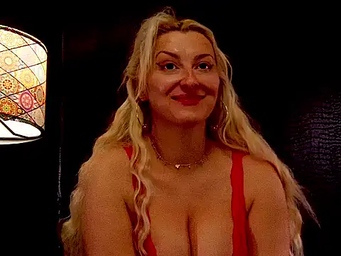 Snapshot of LeticiaReys chatting on February 2, 2026, 6:28 pm LeticiaReys online show from February 2, 2026, 6:28 pm