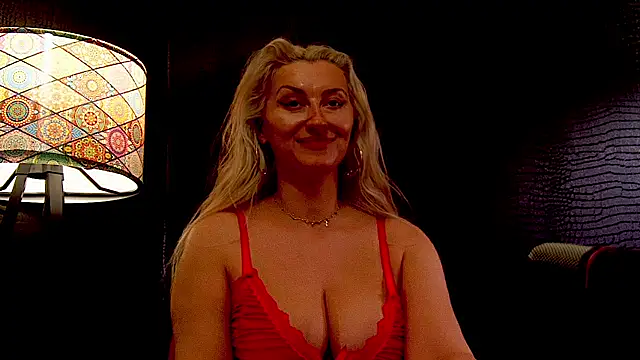 Snapshot of LeticiaReys chatting on February 18, 2026, 12:45 pm LeticiaReys online show from February 18, 2026, 12:45 pm