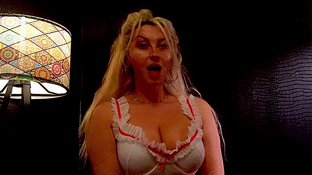 Snapshot of LeticiaReys chatting on March 3, 2026, 1:06 pm LeticiaReys online show from March 3, 2026, 1:06 pm