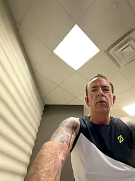 Snapshot of Crazy_Mike1 chatting on October 10, 2025, 11:20 am Crazy Mike1 online show from October 10, 2025, 11:20 am