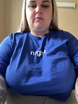 Snapshot of Vita6777 chatting on April 14, 2026, 5:13 am Vita6777 online show from April 14, 2026, 5:13 am