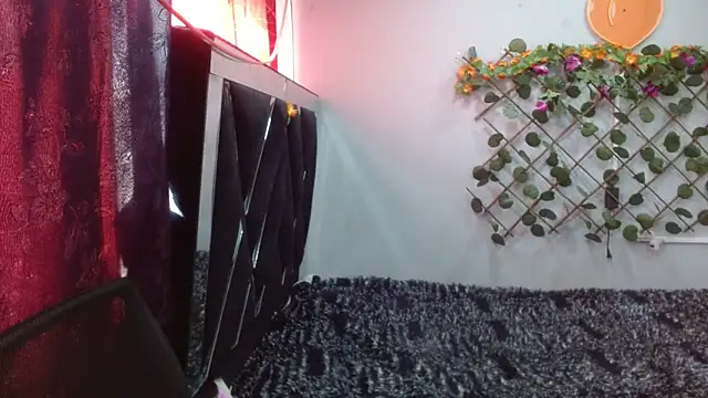 Melani ebony online show from March 13, 2026, 1:29 pm