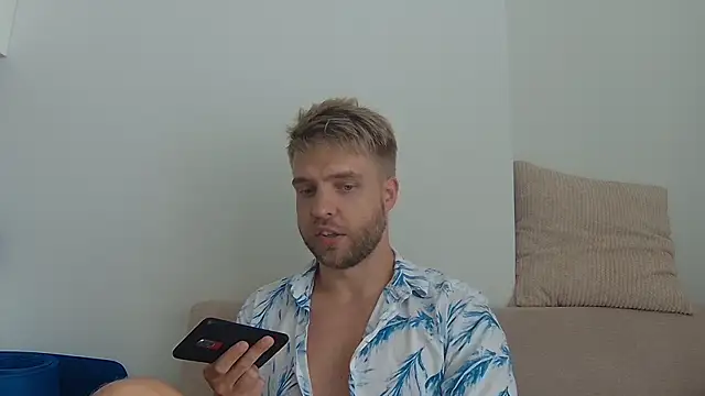 Sweetie Natasha online show from April 4, 2026, 7:50 am