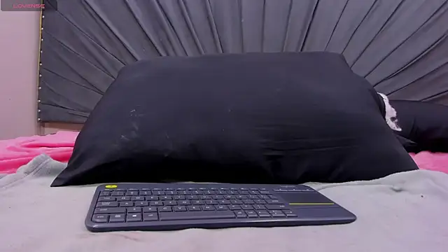 Snapshot of saray-Rousse chatting on November 5, 2025, 5:02 pm saray-Rousse online show from November 5, 2025, 5:02 pm