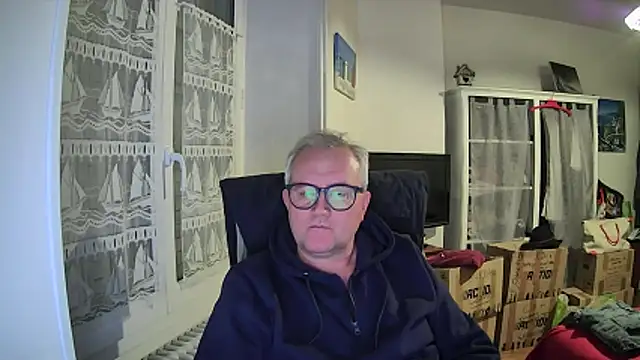 Snapshot of macdut67 chatting on November 2, 2025, 5:15 pm macdut67 online show from November 2, 2025, 5:15 pm