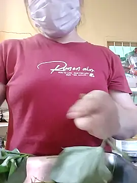 Snapshot of TinyLa chatting on October 14, 2025, 8:59 am TinyLa online show from October 14, 2025, 8:59 am