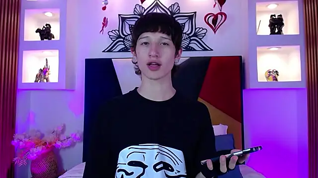 Emo Boy  online show from February 14, 2026, 8:05 pm