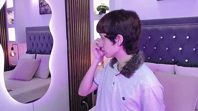 Emo Boy  online show from May 11, 2026, 8:39 pm