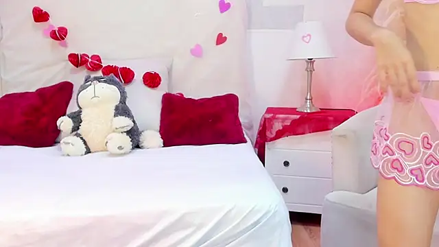 Snapshot of Sara_Collinss_ chatting on February 14, 2026, 12:02 pm Sara Collinss online show from February 14, 2026, 12:02 pm