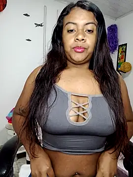 vannesitha25 online show from December 4, 2025, 2:48 pm