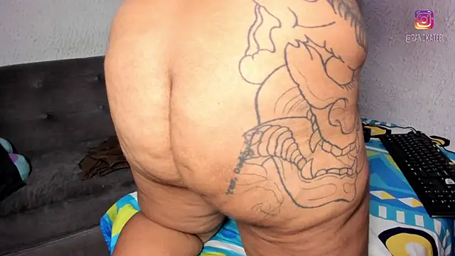 Emilycollei online show from April 5, 2026, 8:28 pm