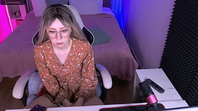 Snapshot of sofiisun chatting on October 8, 2025, 7:50 am sofiisun online show from October 8, 2025, 7:50 am