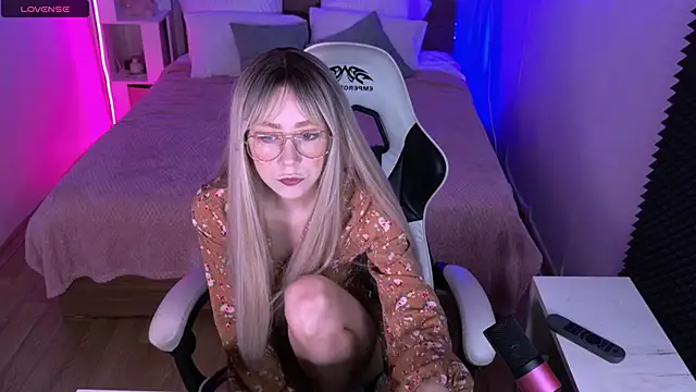 Snapshot of sofiisun chatting on October 10, 2025, 4:11 am sofiisun online show from October 10, 2025, 4:11 am