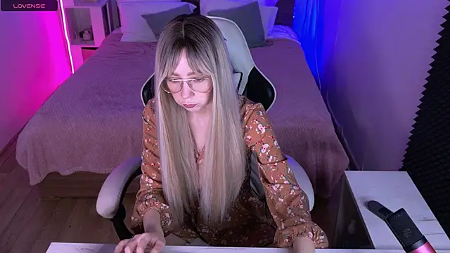 Snapshot of sofiisun chatting on October 15, 2025, 4:12 am sofiisun online show from October 15, 2025, 4:12 am