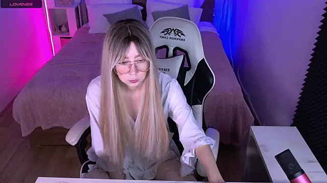 Snapshot of sofiisun chatting on October 17, 2025, 4:15 am sofiisun online show from October 17, 2025, 4:15 am