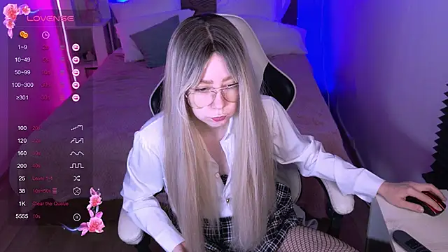 Snapshot of sofiisun chatting on October 30, 2025, 2:13 am sofiisun online show from October 30, 2025, 2:13 am