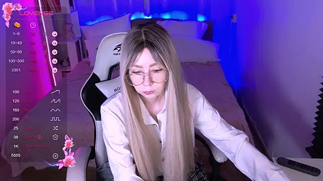 Snapshot of sofiisun chatting on November 3, 2025, 2:02 am sofiisun online show from November 3, 2025, 2:02 am