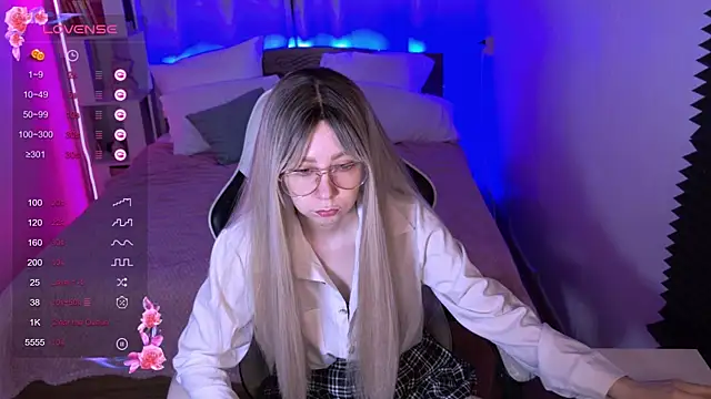 Snapshot of sofiisun chatting on November 12, 2025, 2:12 am sofiisun online show from November 12, 2025, 2:12 am