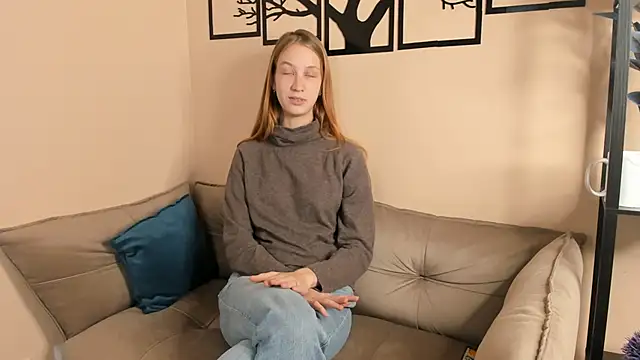 Snapshot of IveyColley chatting on October 8, 2025, 9:07 am IveyColley online show from October 8, 2025, 9:07 am