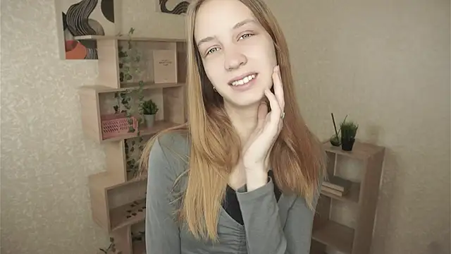 Snapshot of IveyColley chatting on October 21, 2025, 7:20 am IveyColley online show from October 21, 2025, 7:20 am