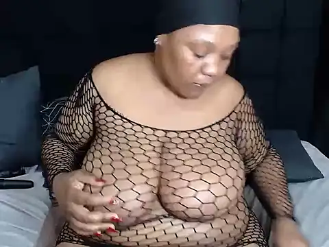 Snapshot of CaramelBootty chatting on November 15, 2025, 5:20 pm CaramelBootty online show from November 15, 2025, 5:20 pm