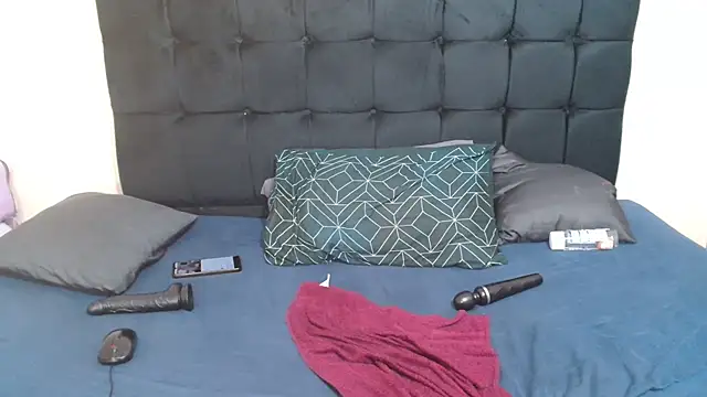 Snapshot of CaramelBootty chatting on January 14, 2026, 4:18 am CaramelBootty online show from January 14, 2026, 4:18 am