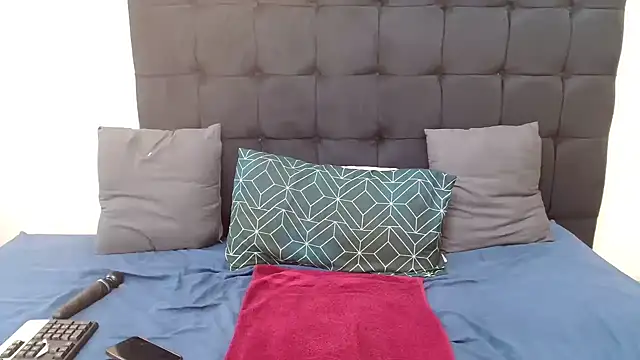 Snapshot of CaramelBootty chatting on February 12, 2026, 5:57 am CaramelBootty online show from February 12, 2026, 5:57 am