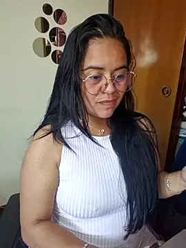 Snapshot of Miss__kendra_ chatting on October 22, 2025, 2:17 pm Miss kendra online show from October 22, 2025, 2:17 pm