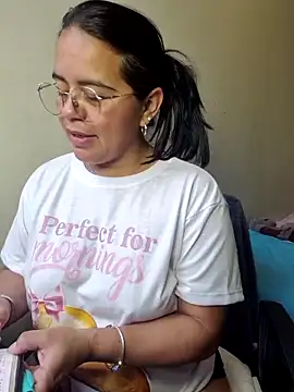 Snapshot of Miss__kendra_ chatting on October 31, 2025, 2:51 pm Miss kendra online show from October 31, 2025, 2:51 pm