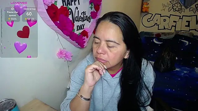 Miss  kendra  online show from March 12, 2026, 11:27 am