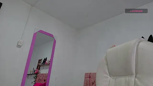 thianahorny online show from March 27, 2026, 12:38 pm