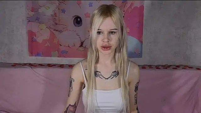 HoneyGold  online show from February 15, 2026, 4:09 am