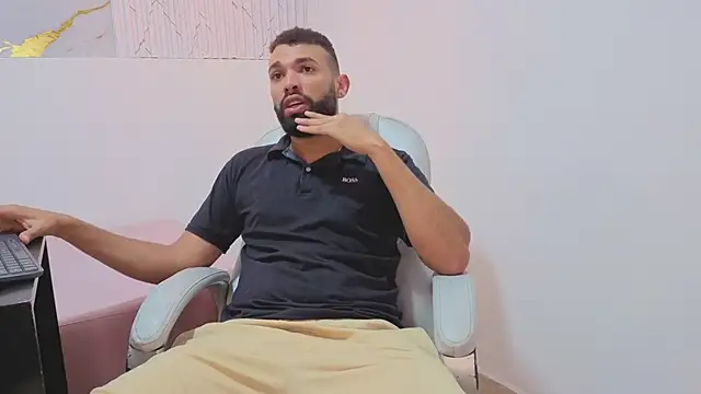 onlymen2025 online show from December 4, 2025, 7:33 pm