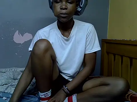 Snapshot of Sexy_petite_ebony chatting on November 4, 2025, 1:48 am Sexy petite ebony online show from November 4, 2025, 1:48 am